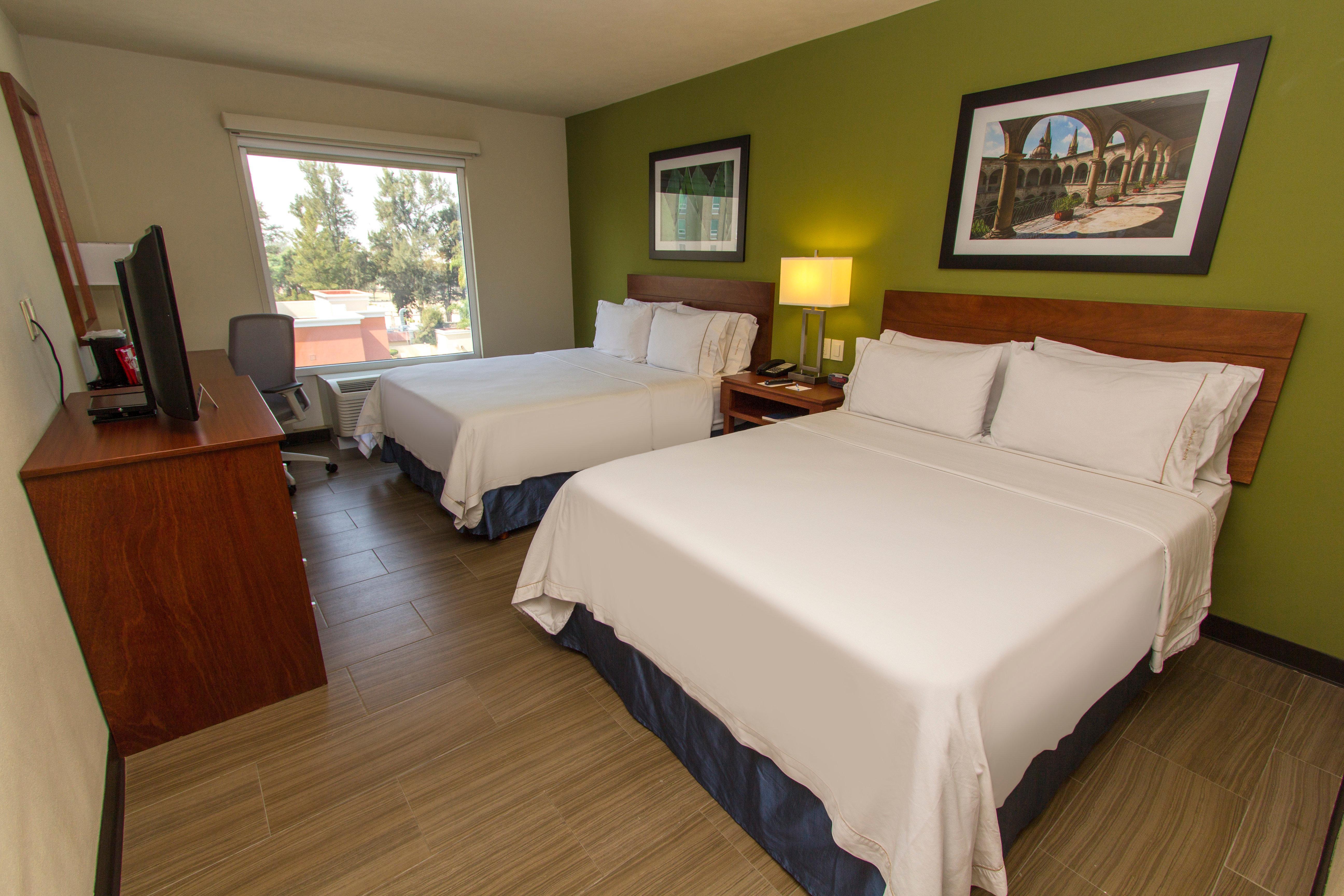 Holiday Inn Express Guadalajara Aeropuerto By Ihg Las Pintas Exterior foto
