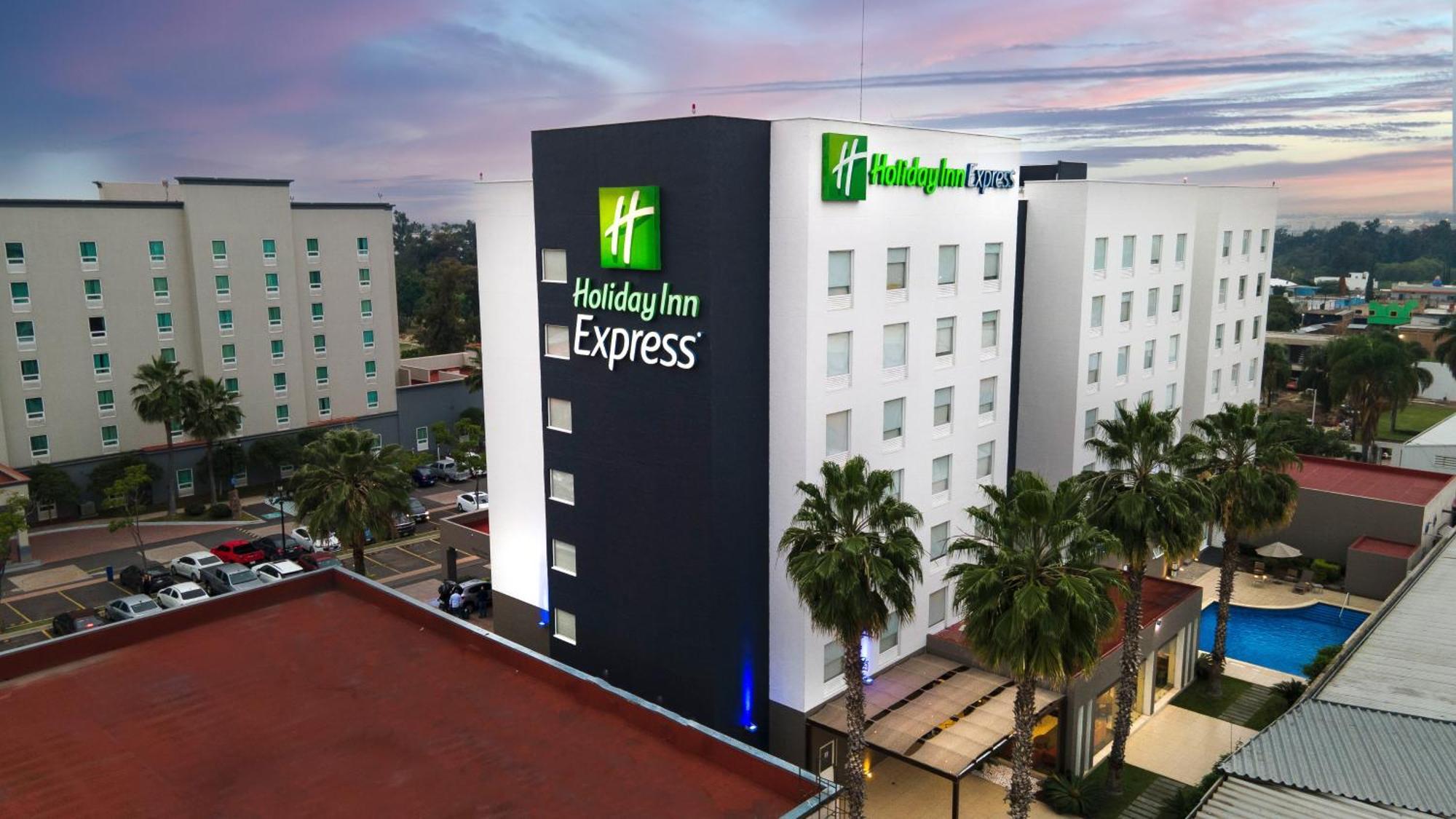 Holiday Inn Express Guadalajara Aeropuerto, An Ihg Hotel Exterior foto